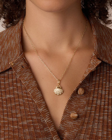 Shimmer Scallop Shell Parker Charm